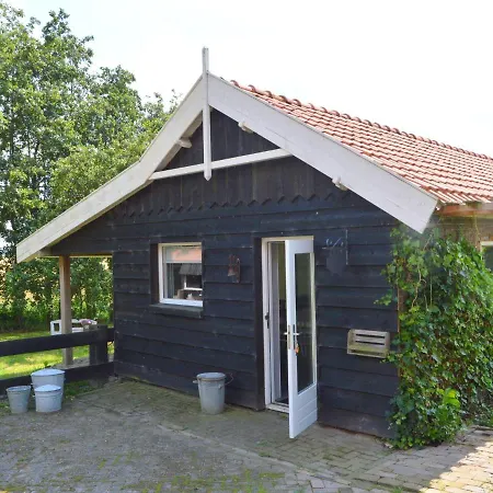 Дом отдыха Romantic Holiday In Lage Zwaluwe Near River Amer Zevenhuizen (Moerdijk)