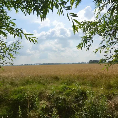 Romantic Holiday In Lage Zwaluwe Near River Amer Дом отдыха